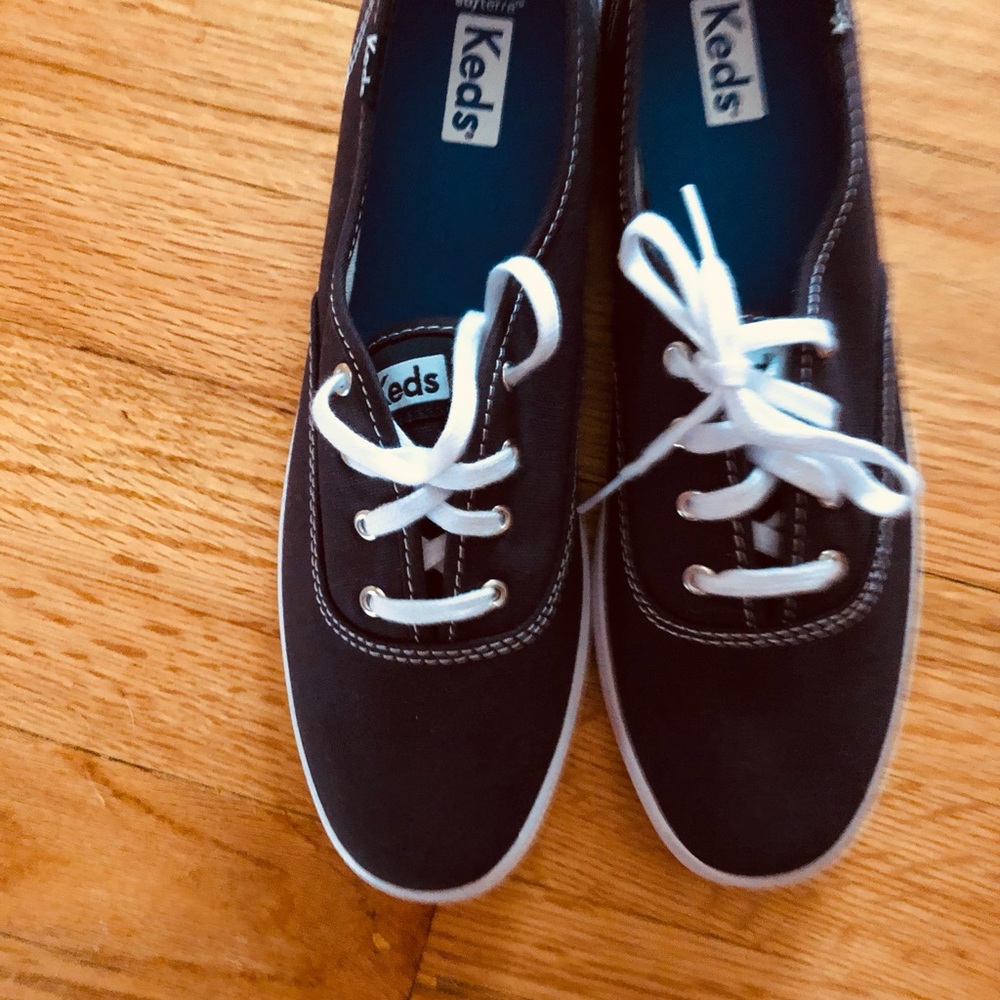 Keds navy blue Canvas Sneakers with White Soles and Laces. NEW 8.5 - Picture 5 of 6